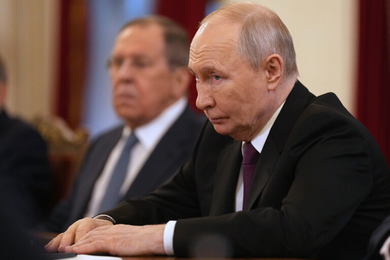 etats unis russie kremlin trump et poutine poursuivront leurs efforts de mediation pour mettre fin aux guerres
